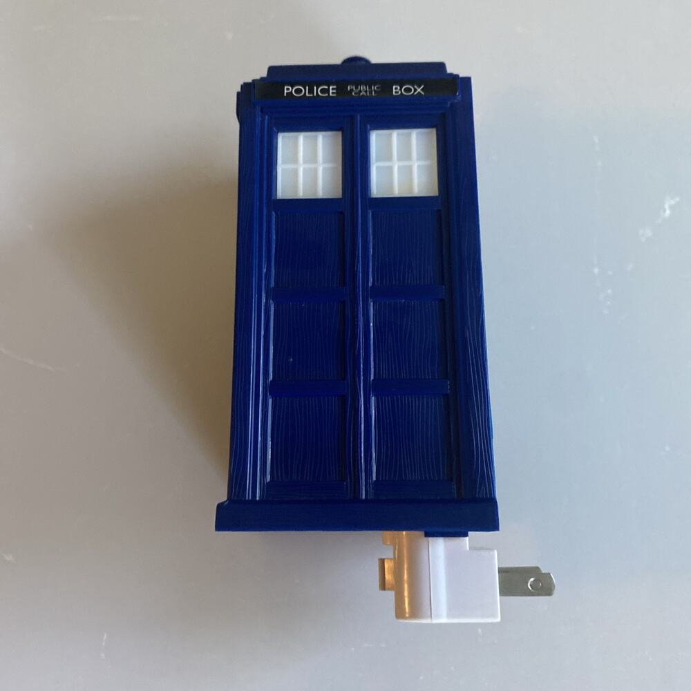 Doctor Who Tardis Box Phone Booth Night Light - Picture 2 of 7